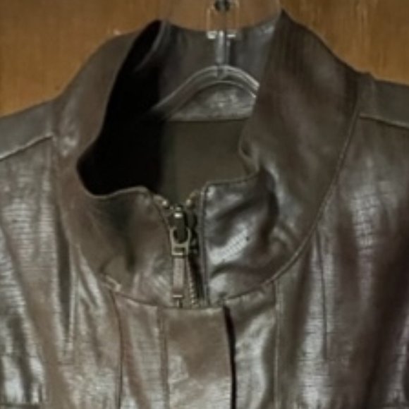 Shiny Leather look - Picture 5 of 7